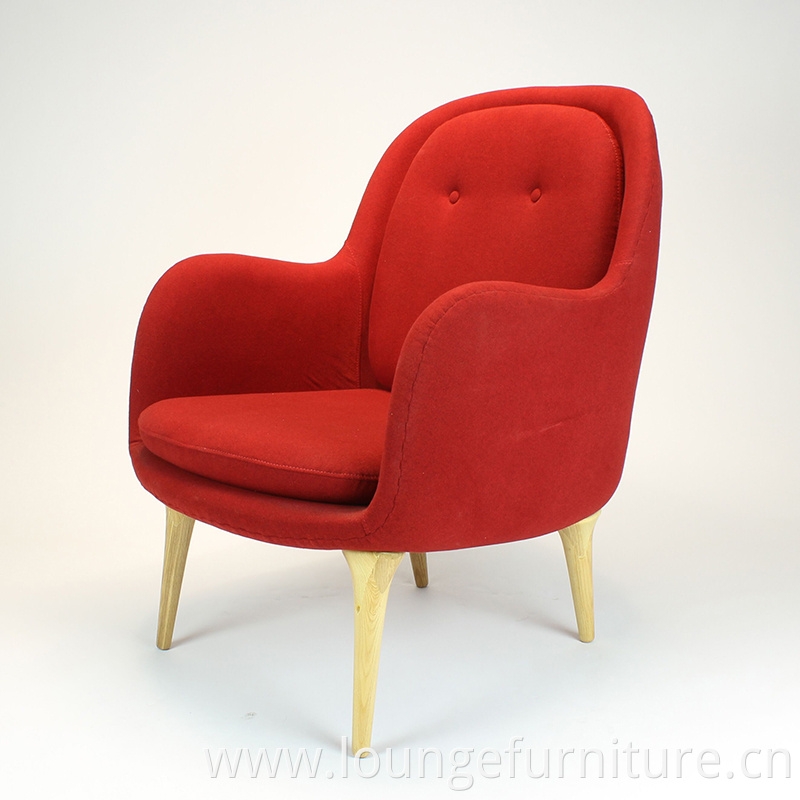 Red Single Comfortable Soft Thick Cushion Leisure Chair With Wood Leg For Office